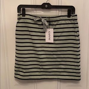 Knit, striped mini skirt.